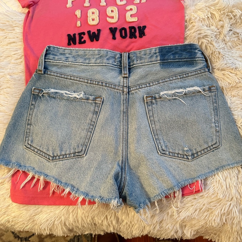 A&F Low Rise Short - Picture 2 of 3